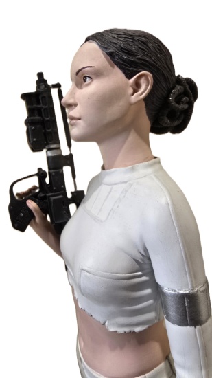 padme-amidala-starwars-figurine-attakus-lucasfilm-c1303