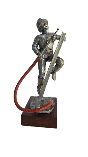 pompier_porte-lance_echelle_sp08_etain_prince_4