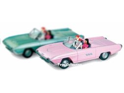 DOTTIE & PINKY dans la Ford Thunderbird 1963 rose